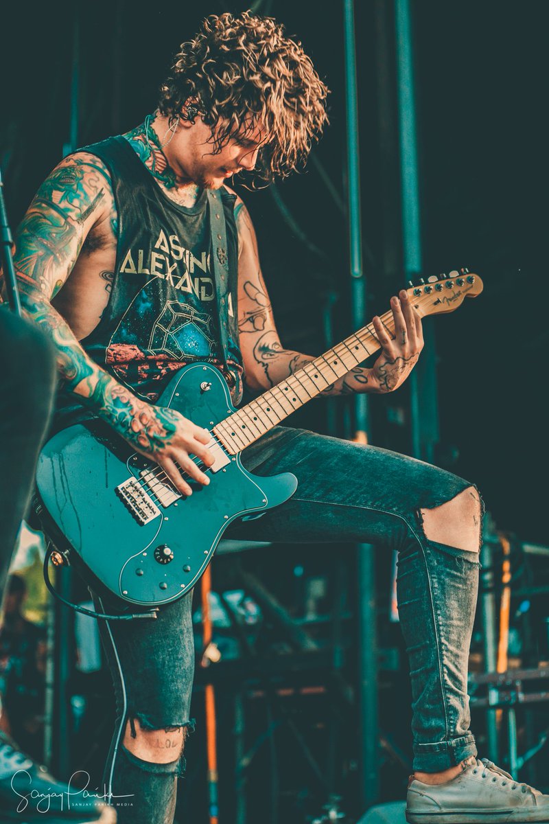AAofficial's tweet photo. Yesterday we played our final @vanswarpedtour set. Thank you for the love. Thank you for the memories. Farewell #warpedtour ❤️ https://t.co/wCorWBTRJL