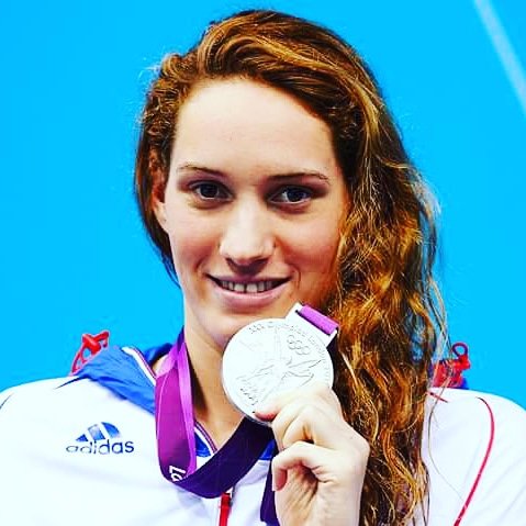 LAURENTSWIMMING's tweet photo. Nous pensons  à toi car l'ombre de ta présence ne fera jamais oublier l'émotion que ce titre Olympique a procuré dans les coeurs de millions de Français et Françaises.🏊
Six ans déjà Camille. On t'aime....!  @boyonalexandre @lciubini @julien_issoulie @sophiekamoun1 @BonnetCha https://t.co/CM9xbYKUls