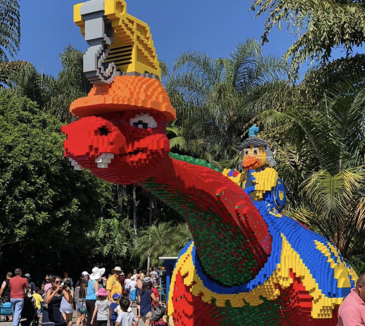 GoGaboKids's tweet photo. Have you ever been to @LEGOLAND_CA??? How many pieces do you think are in this #LEGO dragon? 🤔😁 https://t.co/xb5U3QGpCO
