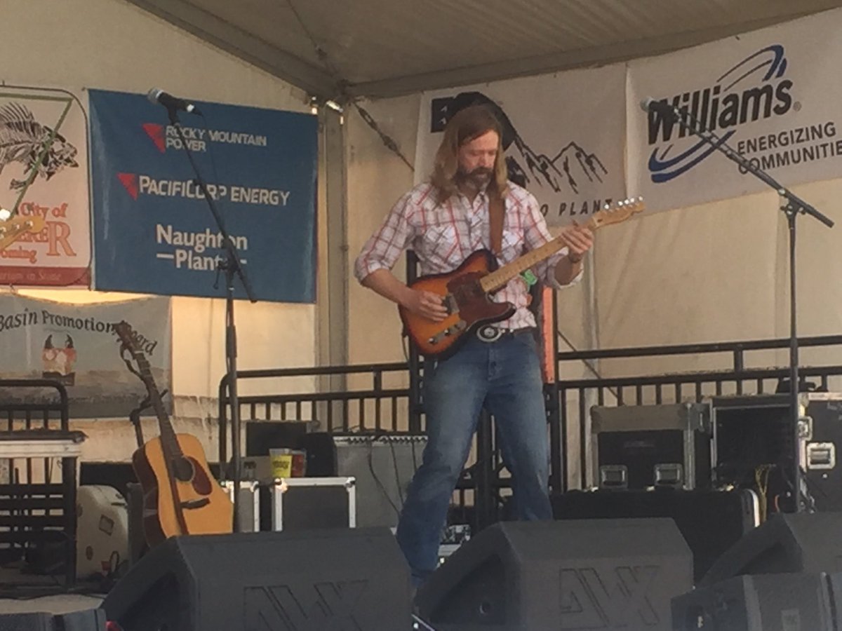 ORMF3's tweet photo. Live with @GrantFarm in Kemmerer 
#ORMFwyo2018 #sundayinthepark
#ORMFwyo2018 #musicfestival #live #ThatsWY #music  #wyoming #crowd #kemmerer https://t.co/tOBNV2SBWc