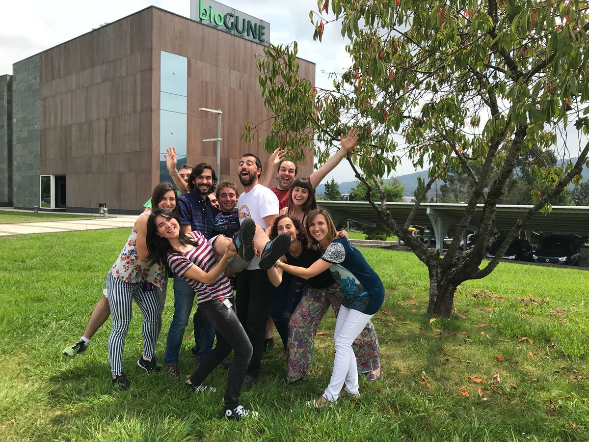 AnguitaLab's tweet photo. This week we say goodbye to our colleague Julen @JulenTomsCortza Five amazing years working with us at @CICbioGUNE full of great moments and success. Wishing you all the best in your new postdoc adventure! You'll be missed! BioguneTICK, Dublinera! #Borrelia #Burkholderia https://t.co/YM2lgtlxT8