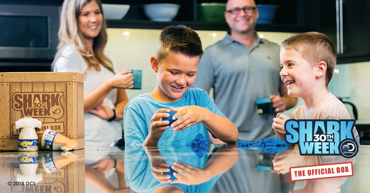 theSharkWeekBox's tweet image. @theSharkWeekBox is packed with limited edition collectables, one-of-a-kind items, and activities like Kinetic Shark Sand!

It's the last day of #SharkWeek so get yours: shrkbx.com/2AhOg7A