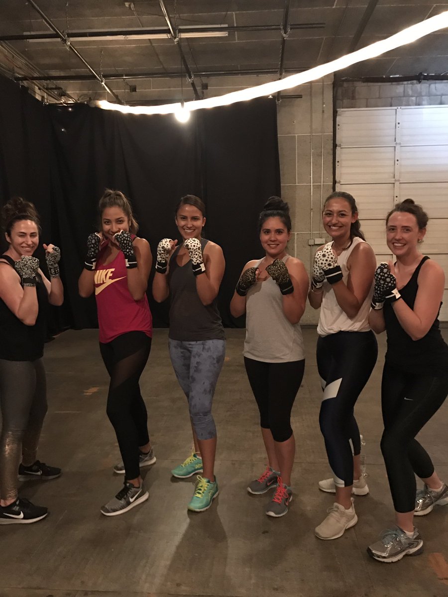 KaliActive's tweet photo. Sunday fun day #workouts in #LA with some #badass ladies! https://t.co/wKcBWTAPPo