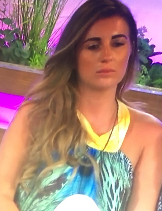 Does anyone know where <a href="/Dani_MasDyer/">Dani Dyer</a> outfit on #loveisland was from tonight?