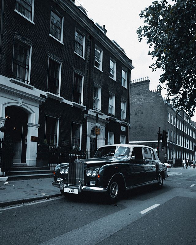 DanielYubi's tweet image. Chasing dreams mate.
.
.
.
#1635mm #rollroyce #londres #londres🇬🇧 #london🇬🇧 #minimalism #london #londonstyle #uk instagram.com/p/Bl1QepyljhA/
