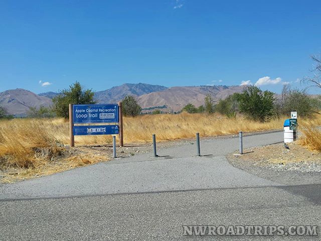 roadtripsnw's tweet photo. The #AppleCapitalLoopTrail in #EastWenatchee, #Washington. #urbantrail #walking #jogging #biking #roadtrip #NWRoadtrips https://t.co/iOaEVkiDYn