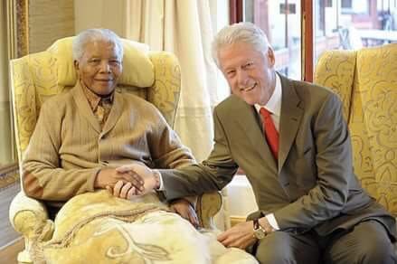 AuthorJoeNBrown's tweet photo. There is nothing more beautiful than someone who goes out of their way to make life more beautiful for others. This is what loving #FirstFamilies do. #AllDearFriends #Mandela #Obamas #Clintons #AspireToInspire https://t.co/fpUIsXFzQO