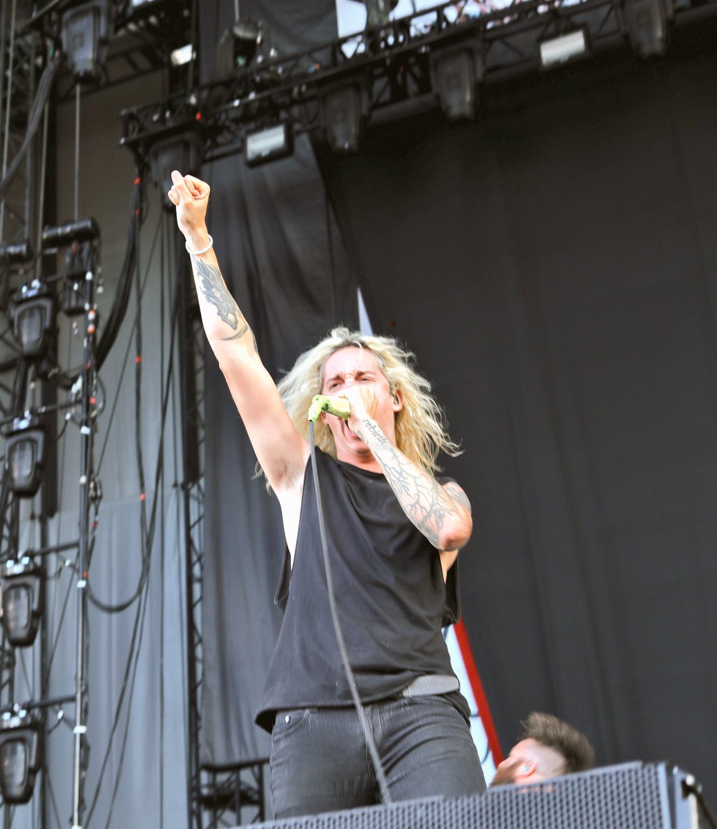 ImpactMF's tweet photo. A great set and powerful words from @UnderoathBand at our first annual #ImpactMF π€πΌπ€ https://t.co/TdUC721Pub