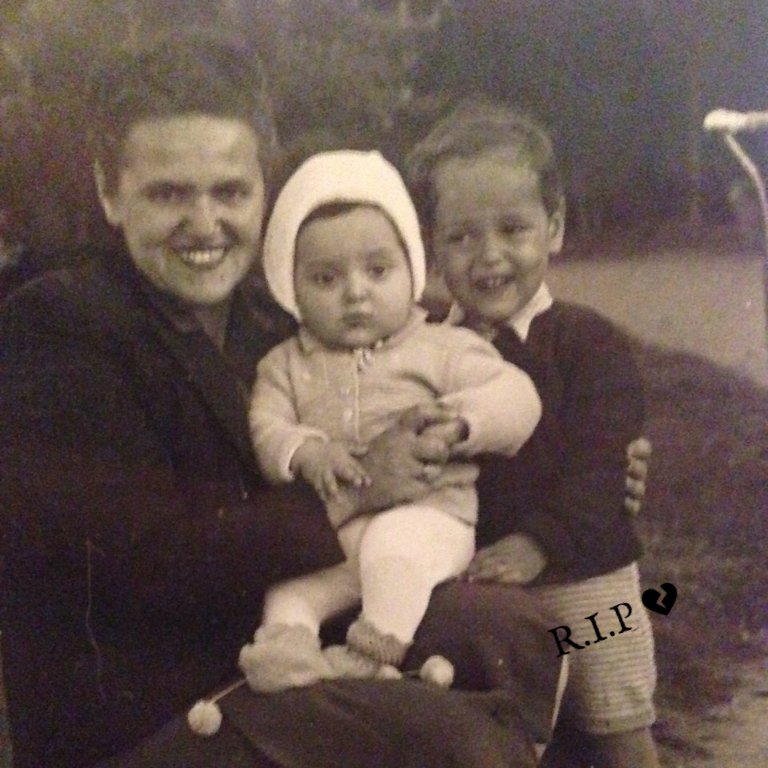 Mikissecret's tweet image. ⚓ My dad ⚓ My soul is 💔 #father #anchor #soul #love #family #heart #precious #lost #home #childhood #light #ori #rip