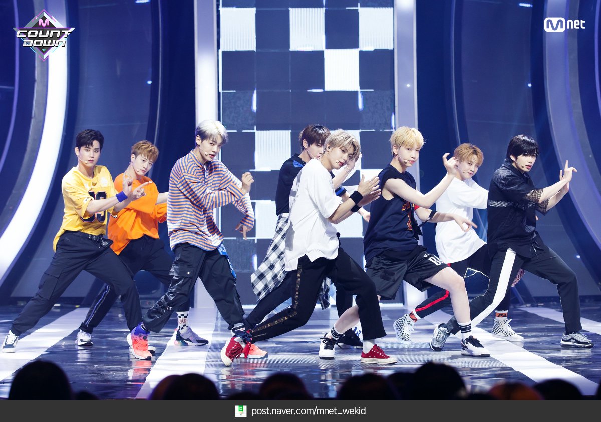 MnetMAMA's tweet photo. [#MCOUNTDOWN] 180726 엠카 현장포토
#유앤비(#UNB) - #BLACK_HEART ♪ @official_UN_B
World No.1 KPOP Chart Show M COUNTDOWN #Mnet 
더 많은 UNB 보러가기 ▶ https://t.co/MVb82VX2KH https://t.co/Dum6YF4gIv