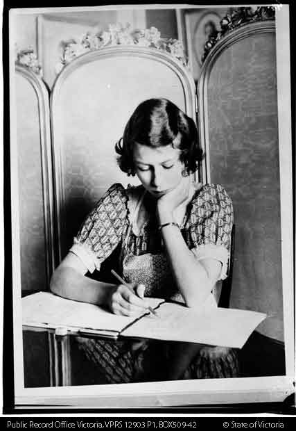 Good news for writers and researchers: we've extended our deadline for Provenance. Have you done research into our collection? Why not write about it? You now have until the end of August. ow.ly/G9FU30l8J7c