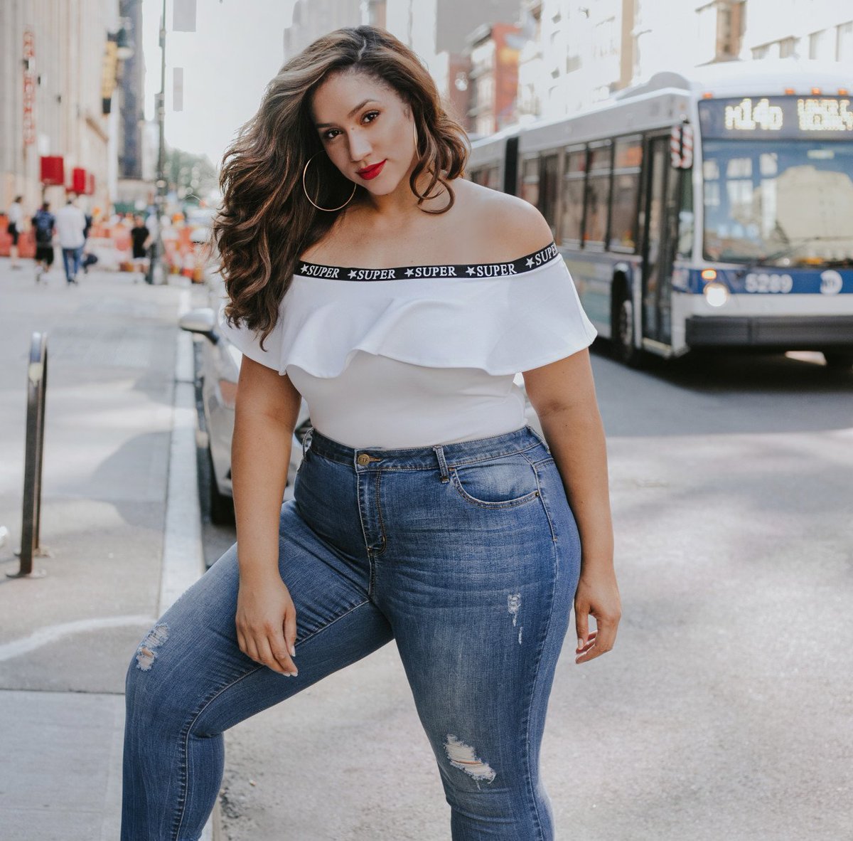 FTFSnaps's tweet photo. Look at that BODY(suit). 👀 #FTFsnaps Shop our new tops >> https://t.co/ilBSAhJTZX https://t.co/Ml6CsdtwyG