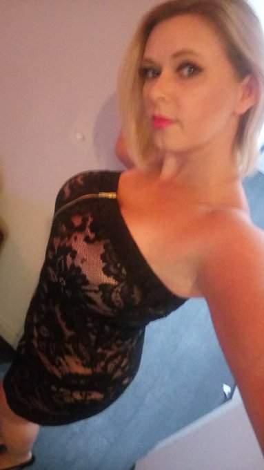 See me bk live on @S66TV in 5 mins on channel 923 I think &amp; on the Website &hearts; cum say hi 😘 xxx https://t<a class="tags" target="_blank" title="On Twitter" href="/?out=eyJ0eXAiOiJKV1QiLCJhbGciOiJIUzUxMiJ9.eyJpYXQiOjE3MjcyNzg4OTcsImlzcyI6InR3cG9ybnN0YXJzLmNvbSIsIm5iZiI6MTcyNzI3ODg5NywiZXhwIjoxNzU4ODE0ODk3LCJyZWRpcmVjdF91cmwiOiJodHRwczovL3R3aXR0ZXIuY29tL1M2NlRWIn0.lq2kulkD85hqUwhRZclUCXWs_wuk3V0eIw4y8jdZ0YRPRBcUsDULYxX1Gx9ZBP168qsrB7dHTlkutdVrxzfxow">@S66TV</a><a href="/tag/selfie"class="tags"><span>#selfie</span></a><a href="/tag/blondes"class="tags"><span>#blondes</span></a><a href="/tag/clips"class="tags"><span>#clips</span></a><a href="/tag/onlyfans"class="tags"><span>#onlyfans</span></a><a href="/tag/onlyfansuk"class="tags"><span>#onlyfansuk</span></a>