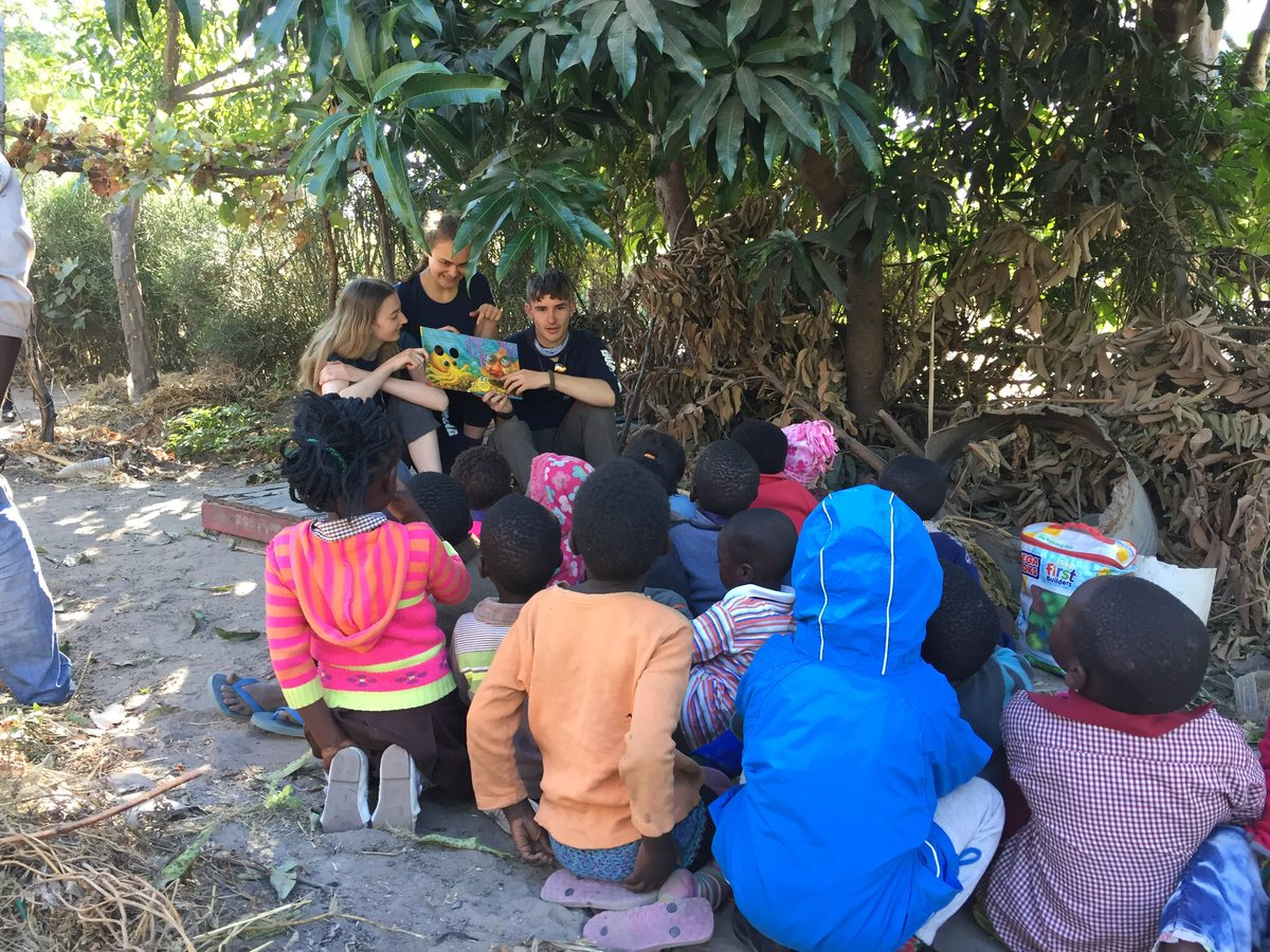 radyrPEdept's tweet photo. Great morning teaching in the local pre school. #teaching #Africa #Mwandi https://t.co/VOcUNkqmp4
