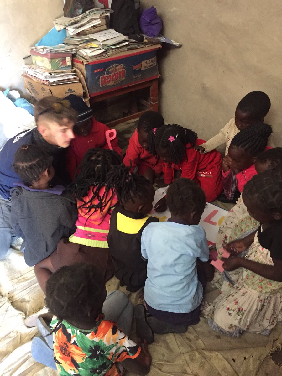 radyrPEdept's tweet photo. Great morning teaching in the local pre school. #teaching #Africa #Mwandi https://t.co/VOcUNkqmp4