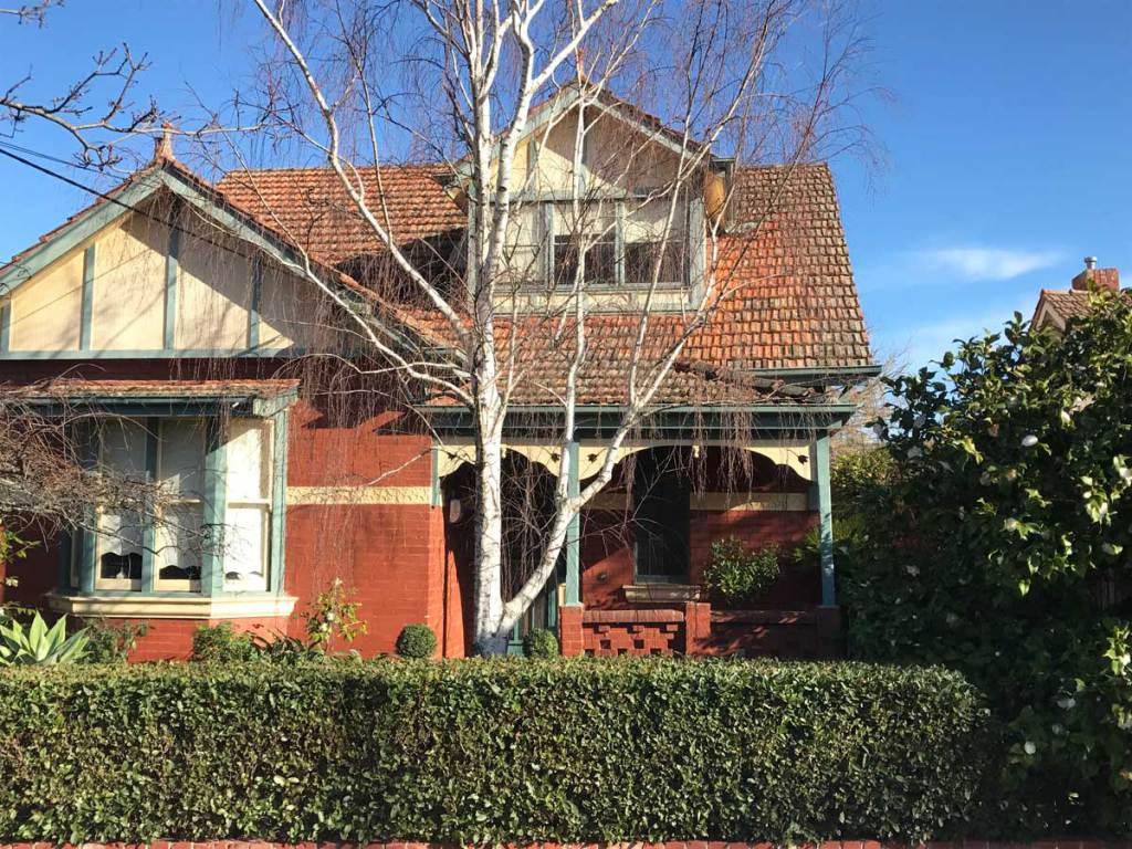 masonandmaker's tweet photo. How to demolish safely |Melbourne Cracked Wall Repair | Home Renovations #waterdamage #brickrepair #melbourne #homeandgarden #renovationmelbourne #brickrestoration #crackedwallrepair #structuralremediationmelbourne https://t.co/dBd7p8PGYQ https://t.co/plYXzFJuoT