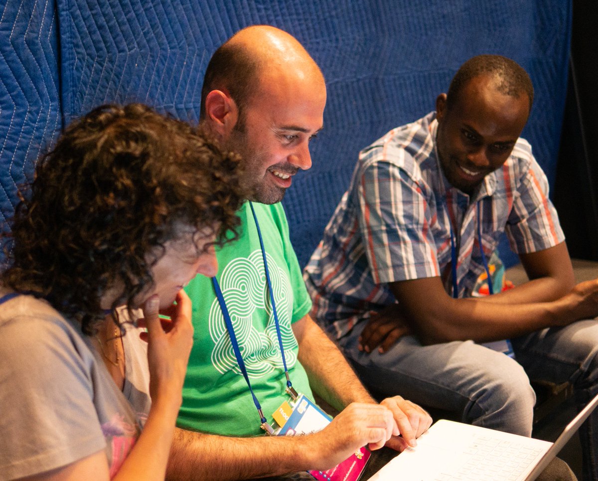 scratch's tweet image. &quot;So what does it mean to dream bigger? [...] I think it feels like living life toward a greater purpose, joining forces and collaborating across disciplines, geographies, cultures and all the other differences that seek to separate us.&quot; #ScratchMIT2018 medium.com/@kimxtom/dream…