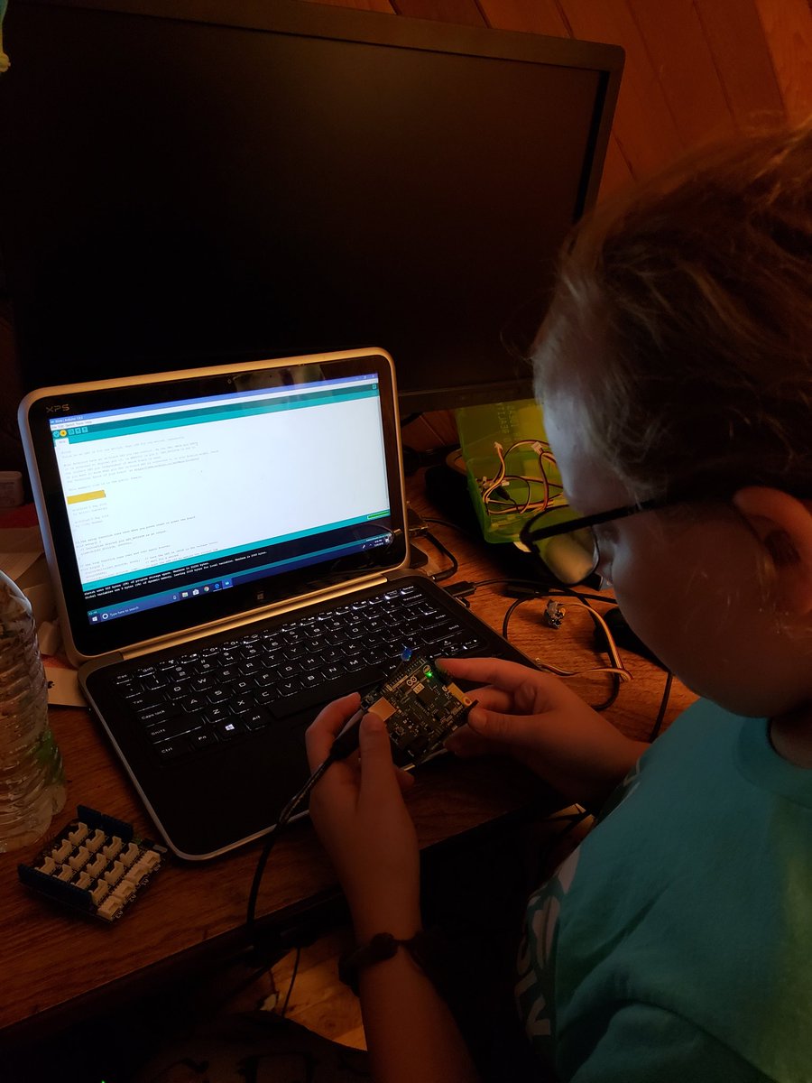 _codejenn's tweet image. You have to start them young and get them interested! My daughter h
Is working on her #arduino101
#girlswhocode