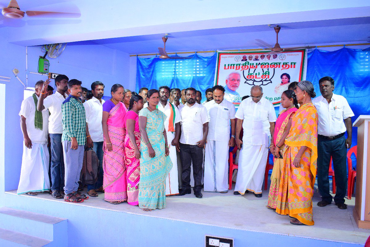bjp_theni's tweet photo. தேவேந்திரகுல வேளாளர் சமூகத்தைச் சார்ந்த மகளிர் உட்பட 50க்கும் மேற்பட்ட மக்கள் தங்களை மாவட்ட தலைவர் உயர்திரு.V.வெங்கடேஸ்வரன் https://t.co/AllA8Tq3fB., DVP திரு. ஆசை சிவக்குமார் பாண்டியர் B.A.B.L  ஆகியோரின் முன்னிலையில் தங்களை பா ஜ கட்சியில் உறுப்பினராக இணைத்து கொண்டனர் https://t.co/ztuH3jKeqz