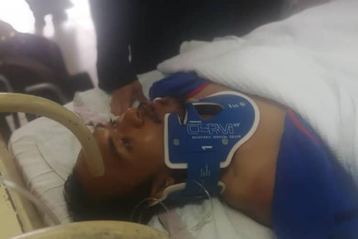 ragbionline's tweet photo. Injured rugby player need your help. https://t.co/deKdSXPyR5 https://t.co/YJzzWrBKVp