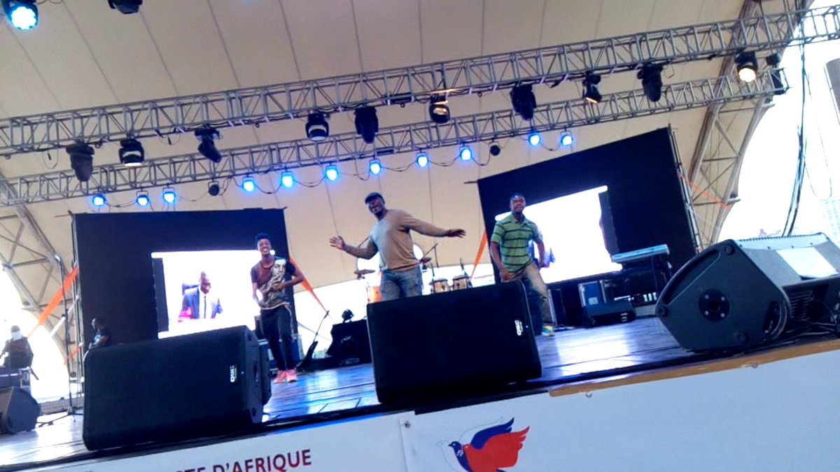 JcKoya's tweet photo. Agréable moment de communion en Christ lors du Concert du Chantre Richard Kreme avec mon Frère, aîné et Chantre O'nel Mala. Toute la Gloire à l'Eternel! #onelmala #jtvdigital #CieldOrMusic @OrCield https://t.co/14J9i87H0D