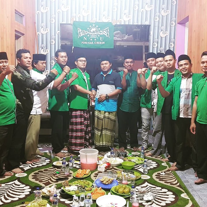 EmAhsan2's tweet photo. Koferancab GP Ansor kecamatan Jamblang kabupaten Cirebon.
Minggu 29 Juli 2018

#banggamenjadiansor
#ansorsatubarisan

@farhanbahruddi2 @noeryamani https://t.co/C9OlOQG29O