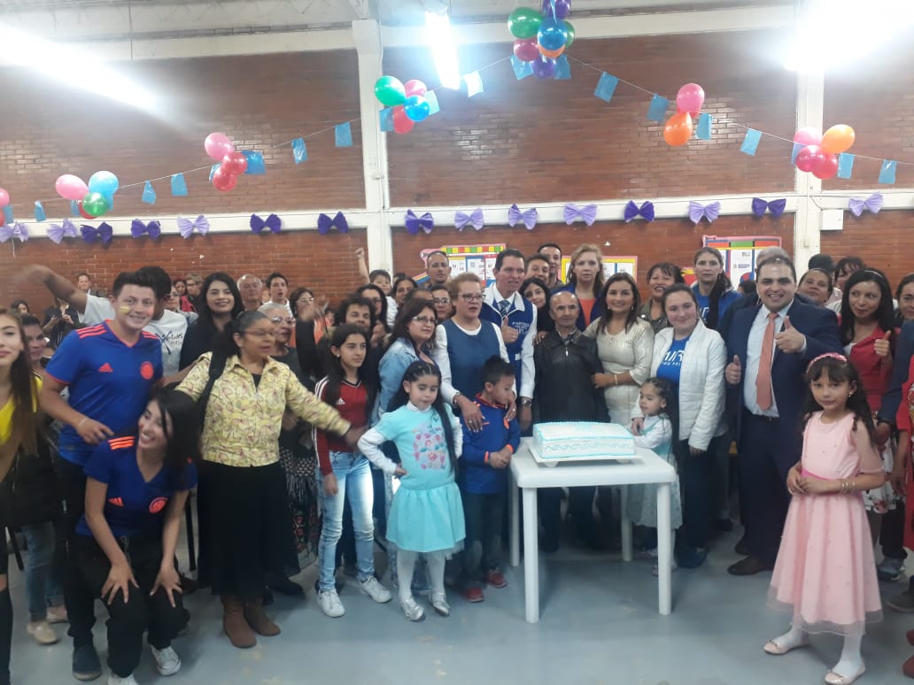 irmalherrera's tweet photo. ¡Gran alegría se vive en Bogotá! Este domingo desde Santa Lucía, Ciudad Bolívar y Bosa Estación participando de la gran celebración de #MIRA18años Nuestros líderes son nuestra gran inspiración  @MovimientoMIRA agradece todo su apoyo incondicional @carlos_guevara @Baena https://t.co/rtEFYsmB3e
