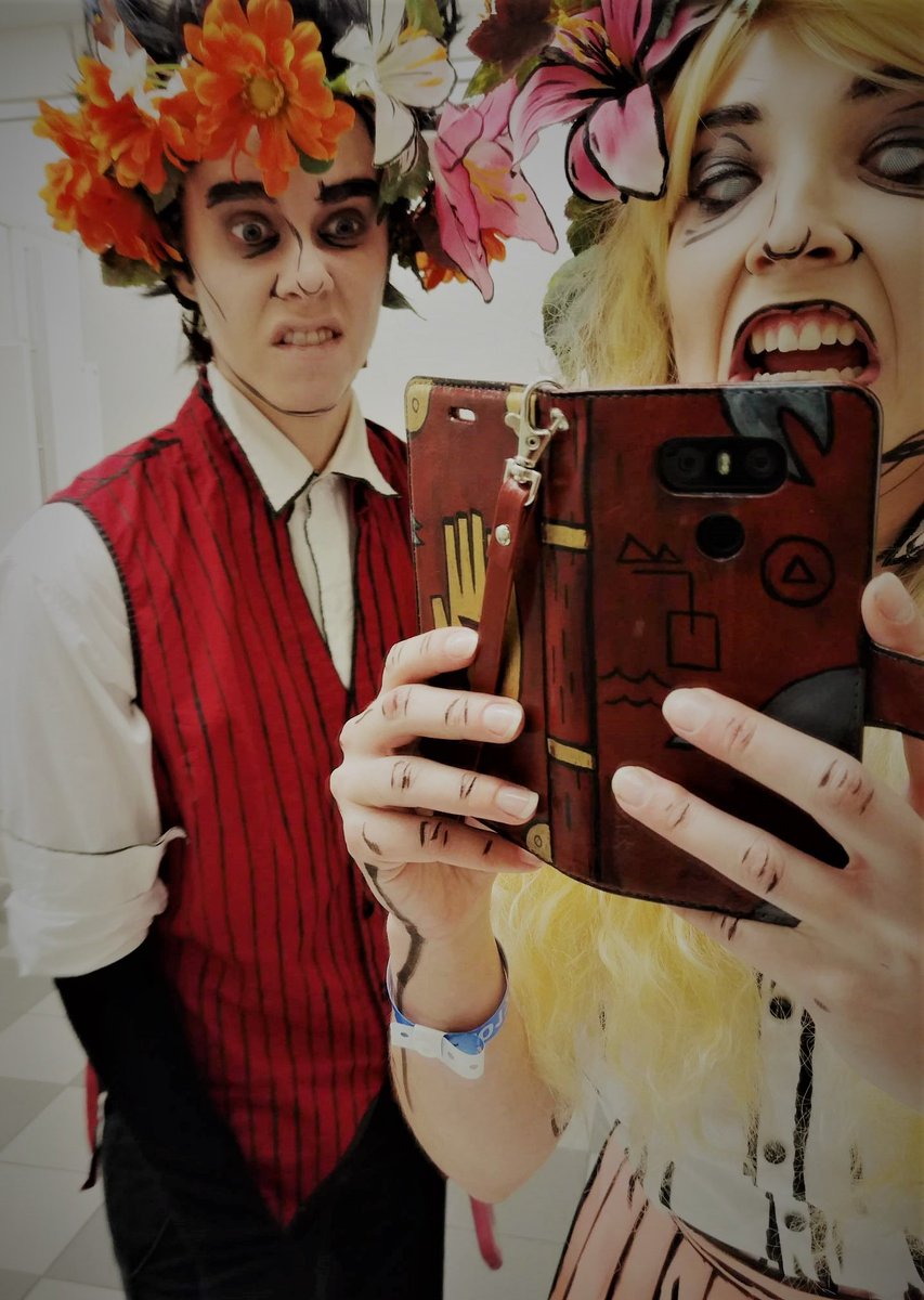Friendly Some Cosplay Of Don T Starve By Klei Thanks For A Great Game Dontstarve Wilson Wendy Abigail Megacon Cosplay T Co 1ff34rpp4c