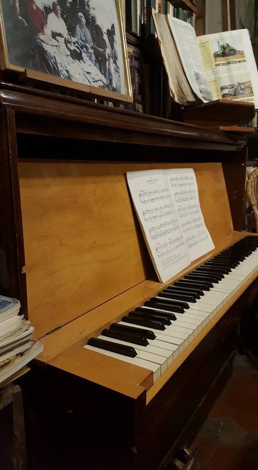 นมัสการสุดท้ายแด่ผู้ที่รู้ว่าข้าพกบ้องแต่ก็รัก tweet media