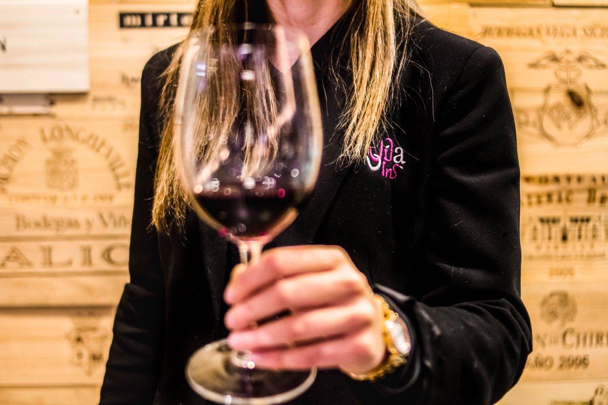 VilaVinsIbiza's tweet photo. ¡Desde #VilaVins #Ibiza queremos desearos un #felizdía Internacional de la #Amistad!
Etiqueta a ese amigo con el que te gustaría disfrutar hoy de una buena #copa de vino... 🥂
#eivissa #vino #wine #winelovers #wineporn #vins #winetasting #tasting #alcohol #drinkslovers https://t.co/tvnNjJiBNp