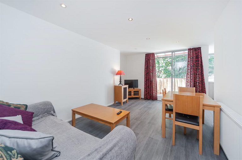 HuntersNW6's tweet photo. #Hot #properties WestHampstead
#Hampstead Smyrna road NW6
#GreatLocation #Bamboobalcony
#ifIntersted #Tweet @HuntersNW6
#On Market Now #Limitedtimeonly
#1 Bed, #GreatFlat, #Roofterrace
Call @HuntersNW6 for further details https://t.co/AdkdGbY3q8