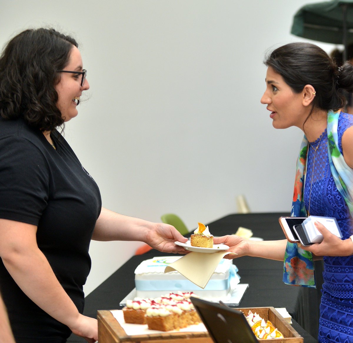 Laura_Etchells's tweet photo. It was a pleasure to work with @pitchatpalace #FoodandDrinkEntrepreneur @simplybakeszp last week for our @UMIPnews #InnovationOptimiser Showcase. Thanks again for the truly amazing cakes #delicious #IOShowcase18 https://t.co/ydaPq6b6uf