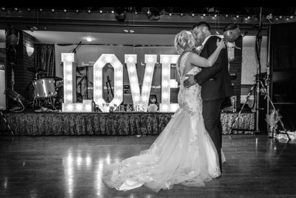 KentProps's tweet image. **Summer Special Offer** - Only £149
 £149 to hire our 4ft LOVE lights for 24 hours including delivery and setup in any location in #Maidstone or #Medway! 
 Book before 31/08/2018 to secure this Summer Special Offer! #wedding
