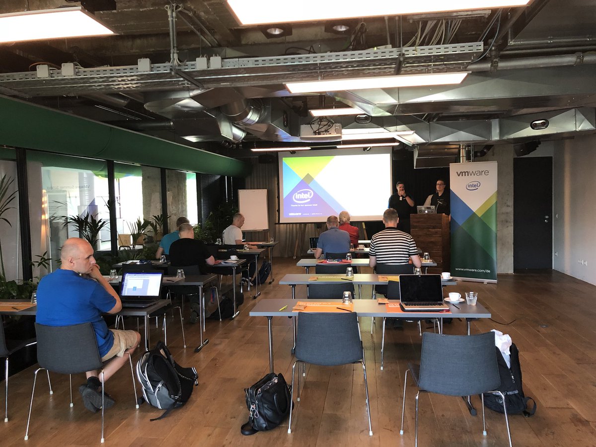tinarudolf's tweet photo. Summer School für IT Experte geht los! Diese Woche begrüßen wir euch mit @Sebastian_Brand und @bbrundert in Berlin! Es gibt noch Plätze frei, meldet ihr euch hier https://t.co/Rc4IzapIUZ https://t.co/QwjyZ4EGg2