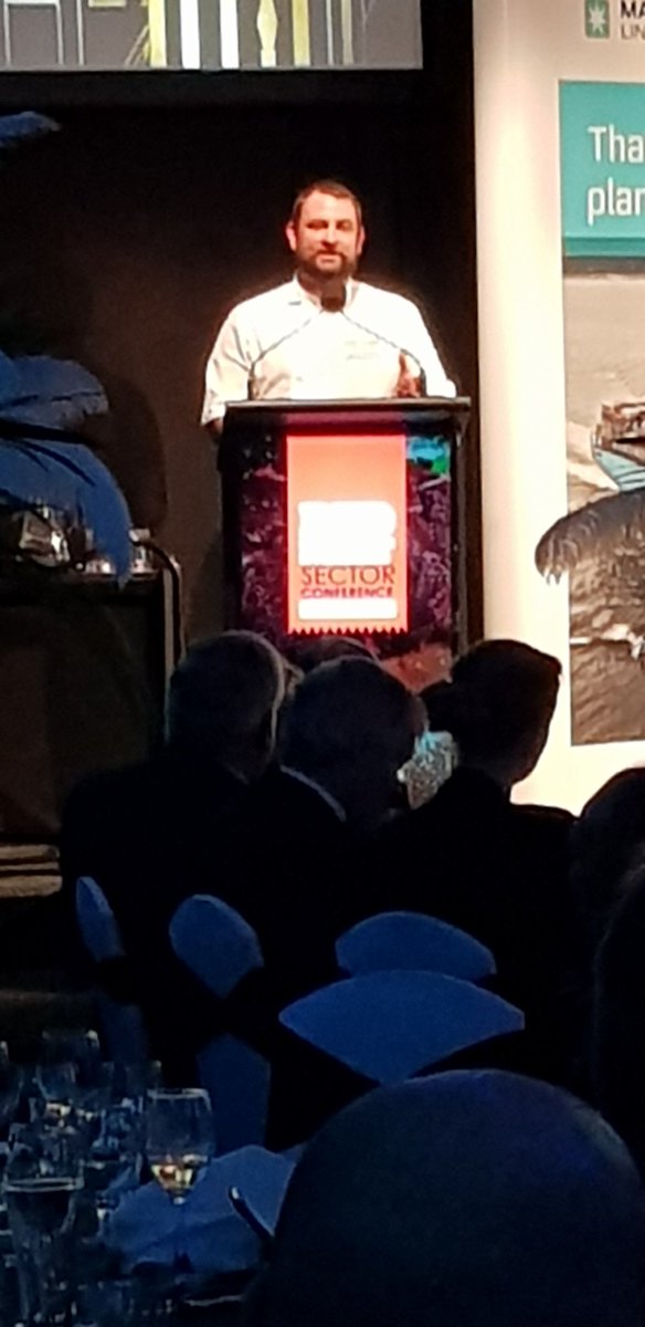 BeefLambNZ's tweet photo. Our ambassador chef, Damon McGinness from Napier's Emporium restaurant introduces tonight's #RMSC2018 main course, 12 hour braised lamb shoulder, sesame crusted loin, smoked potato & horseradish cheesecake. Mouth is watering in anticipation. https://t.co/EsV7wO8XM7