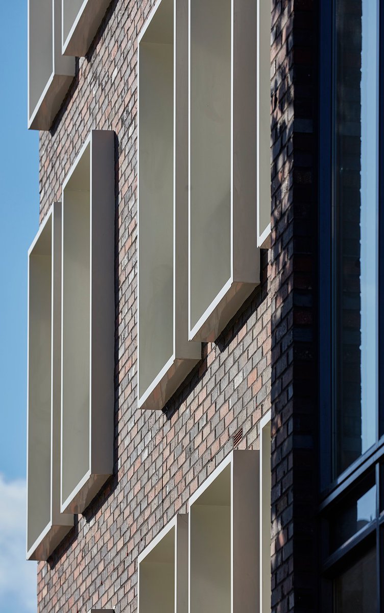 Farrells's tweet photo. Gorleston Street’s Protruding and contrasting window frames accentuate the wall’s solidity.
#Farrells #FarrellsArchitects #LondonArchitecture #detail #shadows #GorlestonStreet https://t.co/CcsMAuagnu