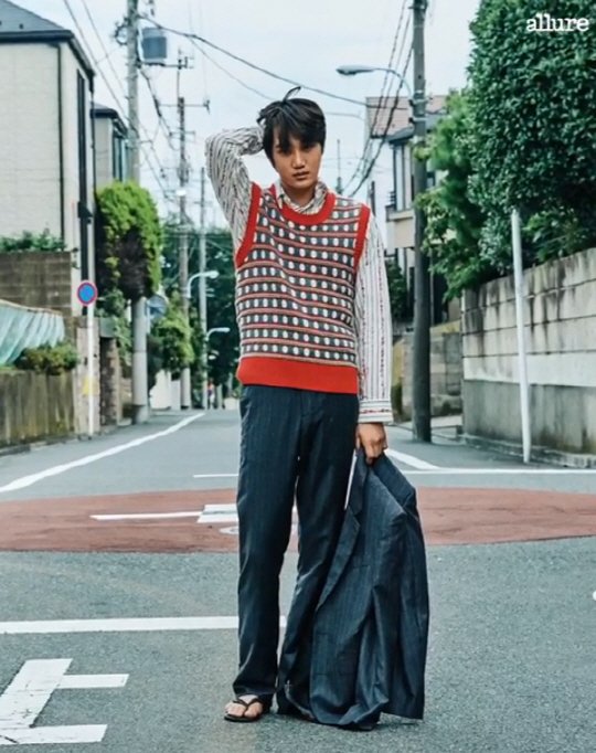 kmaniamy's tweet photo. [LENSA]
Allure Korea edisi bulan Ogos memaparkan postur menggiurkan Kai dari kumpulan EXO.  So sweet!
#exo #kai #엑소 #김종인 #allure #exol #exoglobal #kpop #카이 #엑소카이 #KAI @weareoneEXO #JONGIN #Allure_KAI #andante #miraclethatwemet @exounionmy https://t.co/PbtRdesJV0