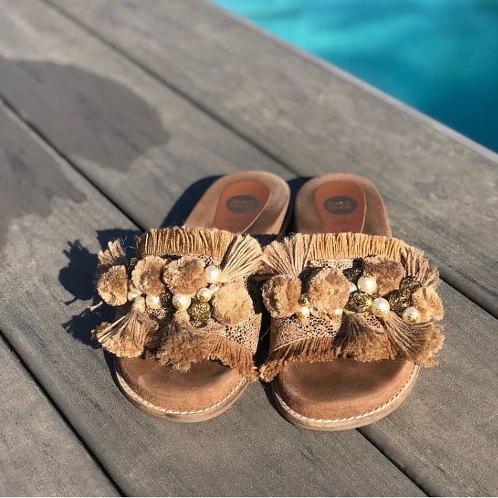 BadaCentre's tweet photo. BO3 SABATERIES C. del Mar, 52 #badalona
Les últimes tendències en sabates i complements. Marques avantguardistes de moda, marques clàssiques del sector i referents reconeguts.
Qualitat i varietat de models de temporada! by
@bo3sabateries
#modacalzado #tendencias #summer https://t.co/b2DEo6U3Jl
