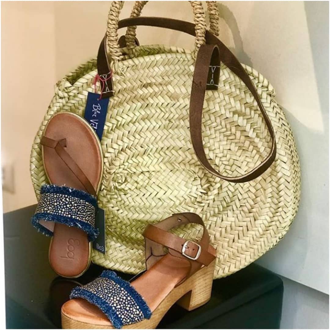 BadaCentre's tweet photo. BO3 SABATERIES C. del Mar, 52 #badalona
Les últimes tendències en sabates i complements. Marques avantguardistes de moda, marques clàssiques del sector i referents reconeguts.
Qualitat i varietat de models de temporada! by
@bo3sabateries
#modacalzado #tendencias #summer https://t.co/b2DEo6U3Jl