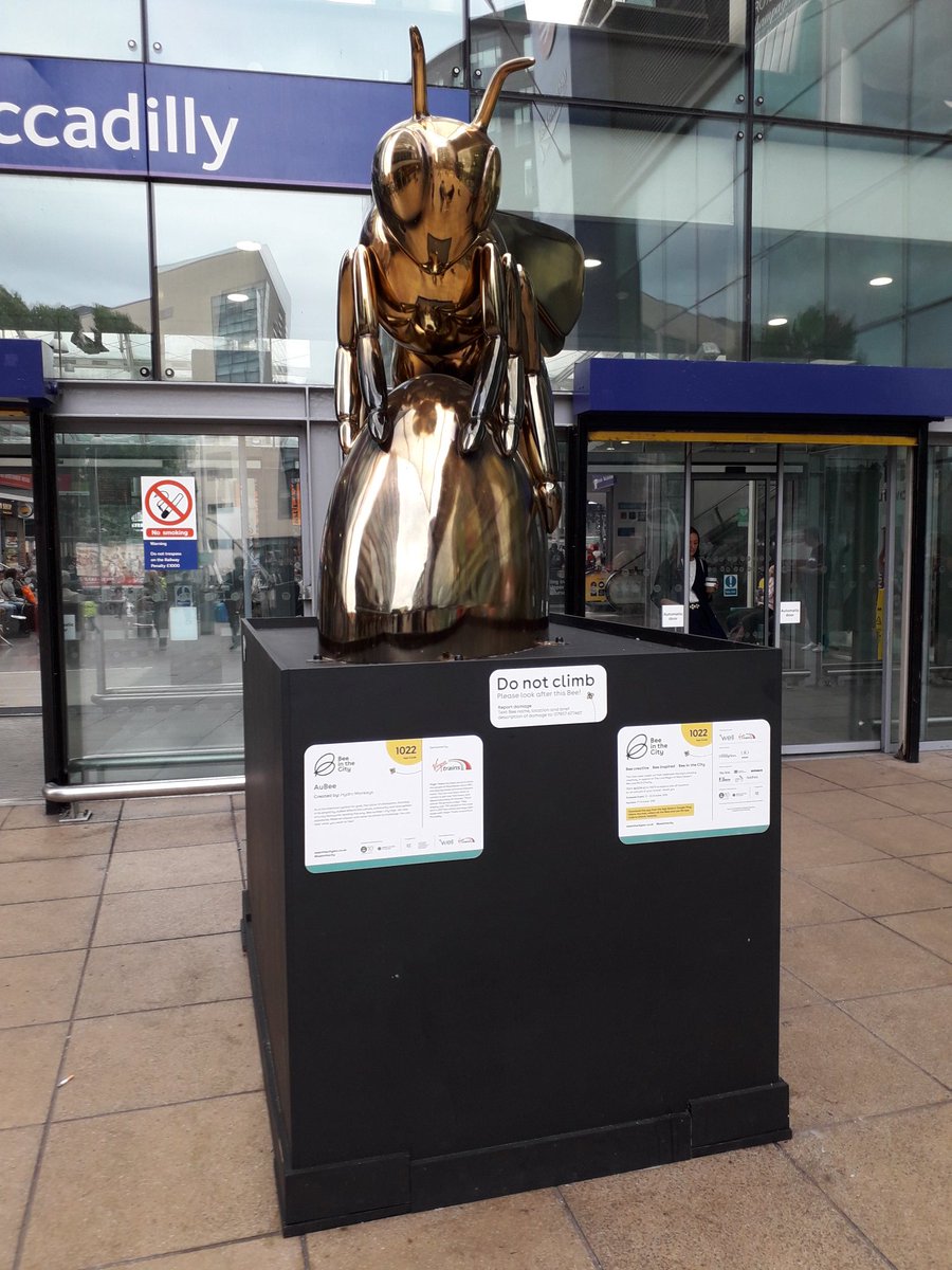 neildrink's tweet photo. Travelling to Doncaster by train and saw this beauty outside Piccadilly #emotional #bustingwithpride #neverforgotton #THEBESTCITYINTHEWORLD https://t.co/HFUAtZlZqu