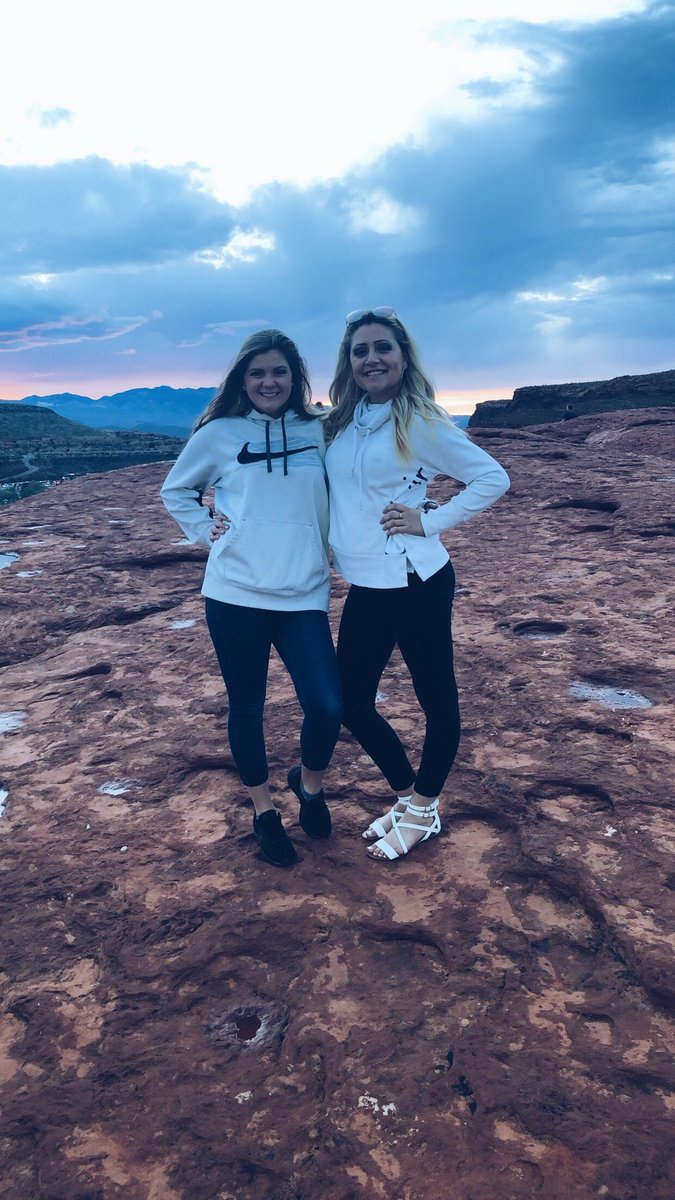 teilla_shenill's tweet photo. I left Ryli in Oklahoma and I'm sad but I couldn't have asked for a better bff to go with me on my greatest adventure yet. https://t.co/NBdFDGO7PY