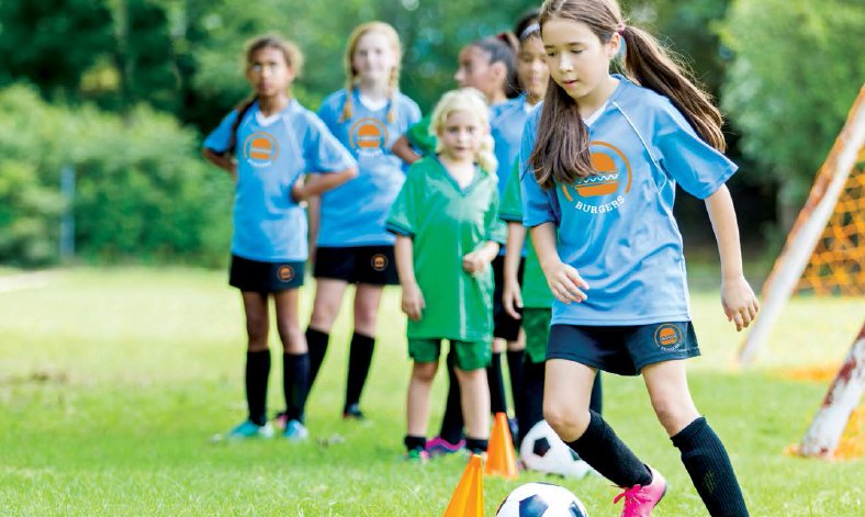 FHAllianceAU's tweet photo. An Aussie survey found 60% of kids like to return the favour to their sports team's sponsors by buying their products. The good news: junk food brands aren’t the only groups able to support kids' sport – an activity that should be inherently healthy. #overbrandedunderprotected https://t.co/0ZVe5zvUG1