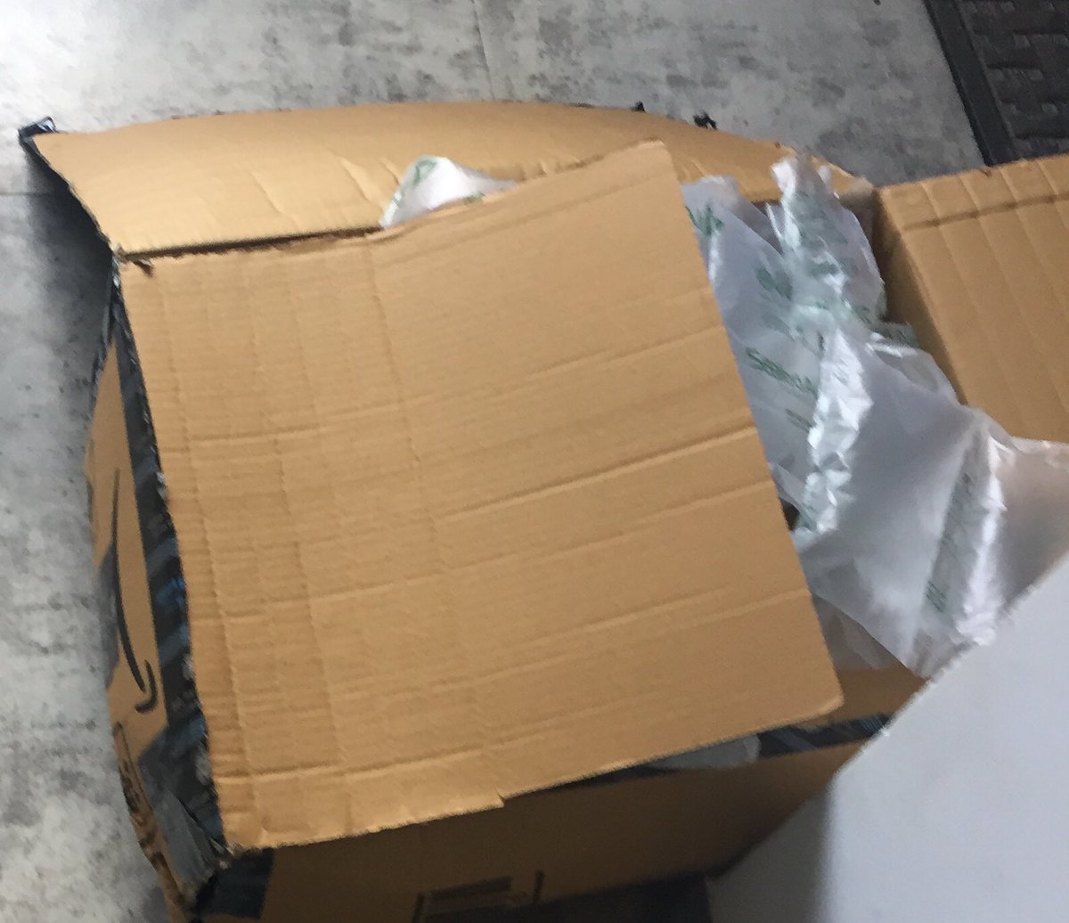 SaveKadugodi's tweet photo. #PackagingPollution how eco friendly is our packaging? @amazon here is just an example. Literally almost all players in Ecom, consumer biz are contributing to the pollution https://t.co/zbImOo54gr