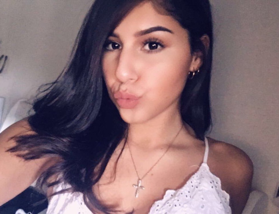 alyssaatkinson_'s tweet photo. Hate it or luv it💋 https://t.co/VUsClJwFnQ