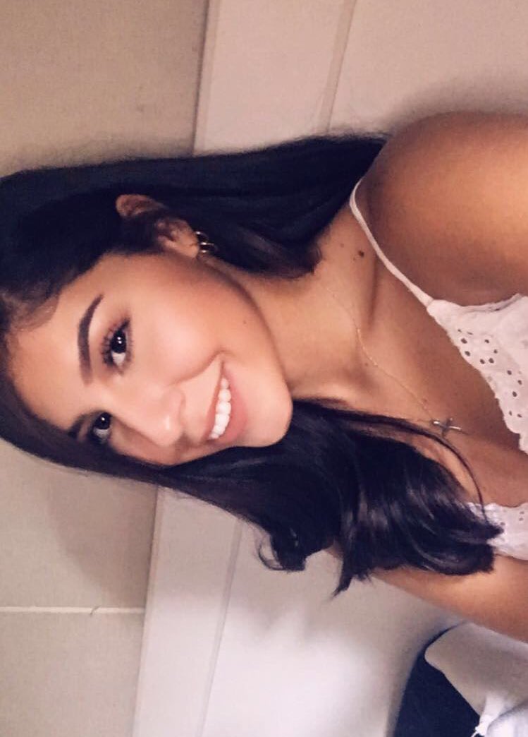 alyssaatkinson_'s tweet photo. Hate it or luv it💋 https://t.co/VUsClJwFnQ