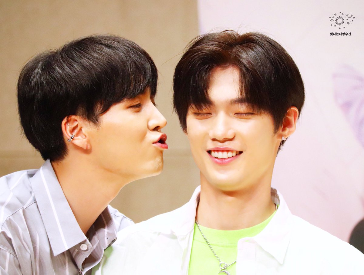 sunshine_WJ's tweet photo. 180728 팬싸  우진 제스  
#TARGET #타겟 #WOOJIN #우진 #이우진 #ZETH #제스 #김재민 #재민
@target7official  @target7japan @TARGET7_K https://t.co/xa60YeDP7m