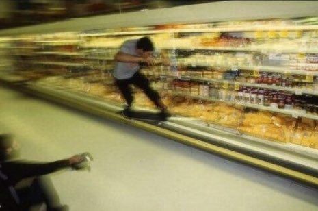CauseWereGuys's tweet photo. This is how shredded cheese is made https://t.co/OScrvRfm7L