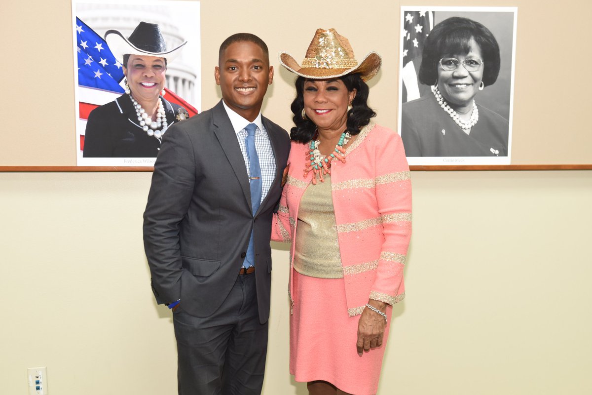 AKA_GZO's tweet photo. Pumps, Pearls, and Politics 2018
#aka1908 #AKAGZO #werunthis #PPP2018 #connectmiami #pumpspearlspolitics #RepWilson #FredericaWilson https://t.co/P0oFuruXDH