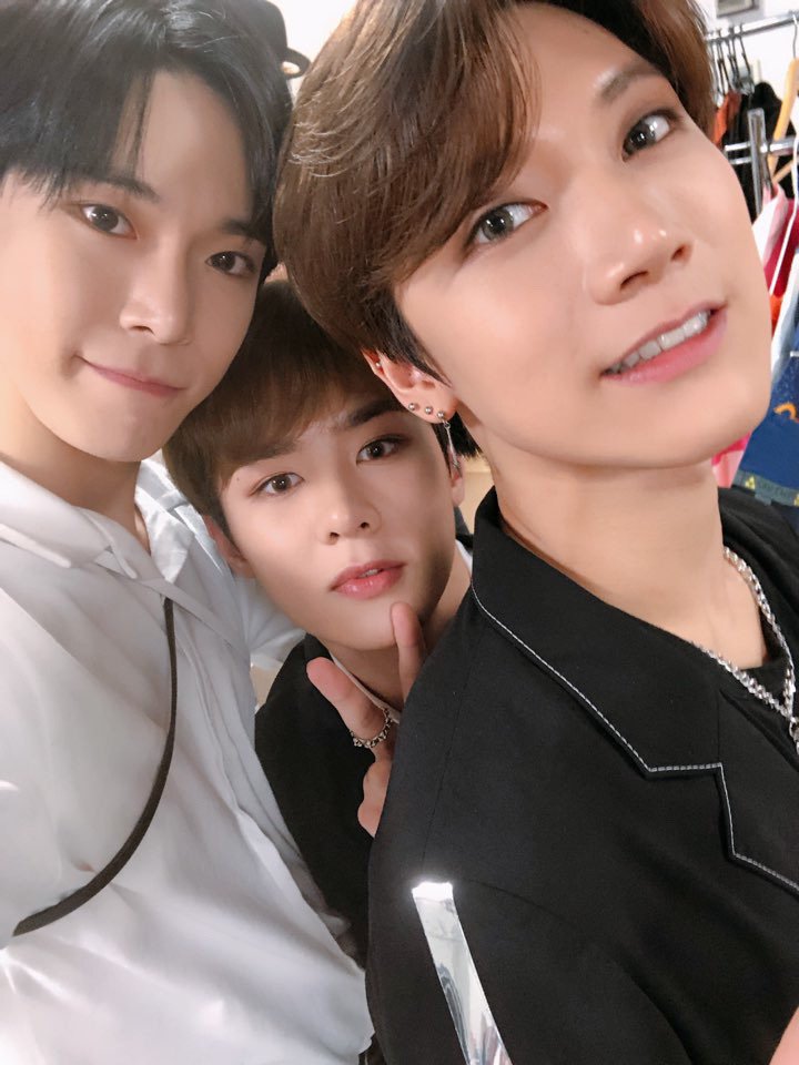 진구즈 💚💚💚

#NCT