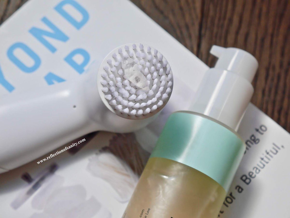 Se7eNRamieL's tweet photo. THE ONE TO FALL IN LOVE WITH: @Indie_Lee BRIGHTENING CLEANSER https://t.co/OWHy6SlUaw #cleanser #greenbeauty #ecofriendly #skincare #beauty #sepora #bbloggers #bbloggersCA #BeautyBlogger #beautyblog #NaturalBeauty https://t.co/r4UNdefJQ9